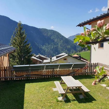 App Col Di Lana - Agriturismo La Majon Da Col コッレ・サンタ・ルチーア エクステリア 写真